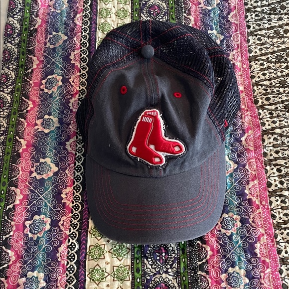 Lee Gray and Red Baseball Cap - Picture 1 of 3